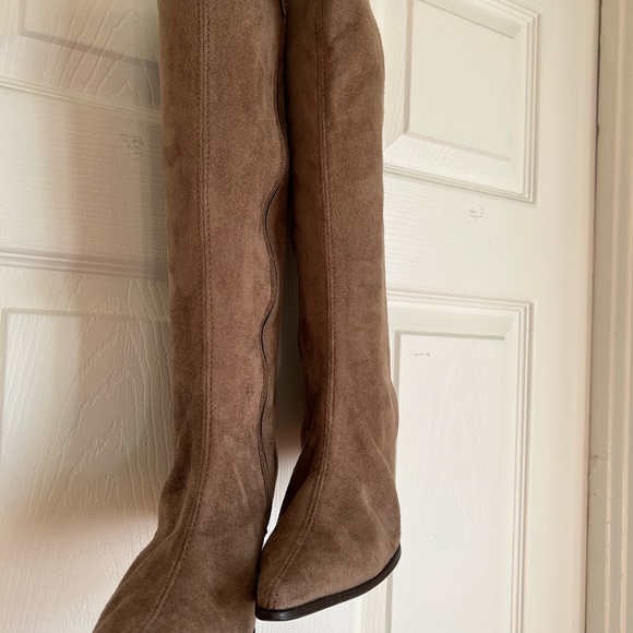 Faux Suede Pointed Toe Wedged Boots. Size EURO 38 - Picture 2 of 7
